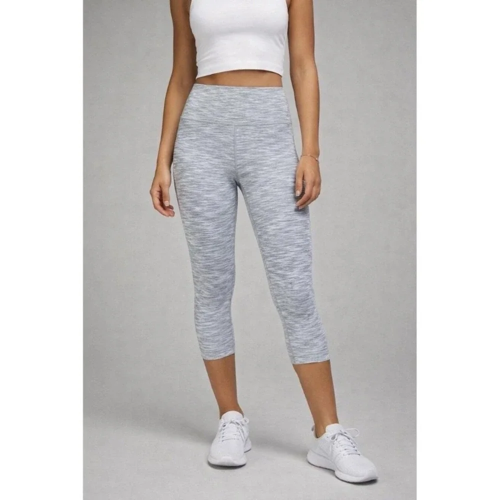 Lululemon Sz 8 Capri Wunder Under Crop Leggings High Rise Pockets Pull On